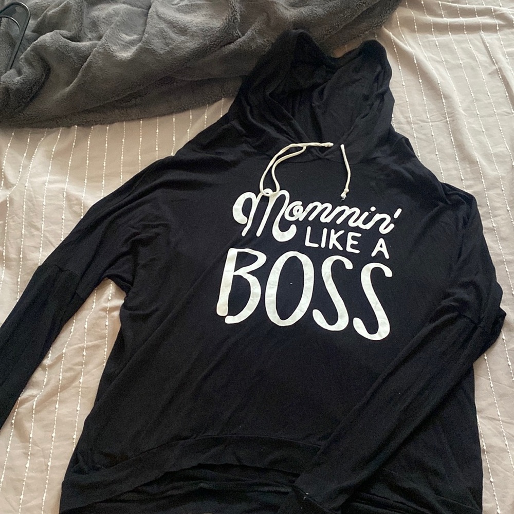 Mommin’ like a boss hi-low hoodie